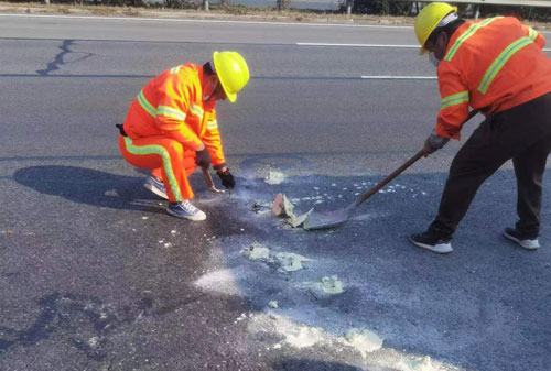 望谟公路下沉注浆加固